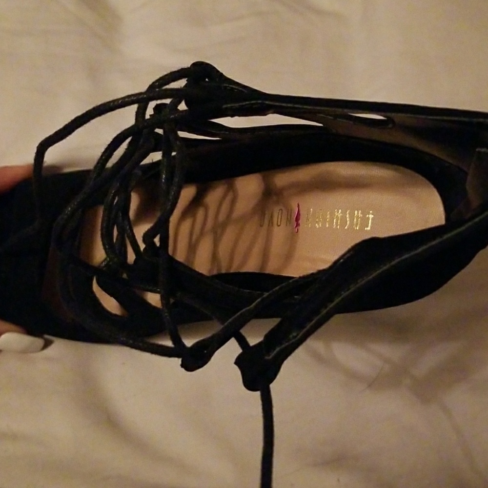 Heels - Picture 4 of 7